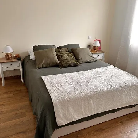 3 Faces Avec Piscine Ponteilla