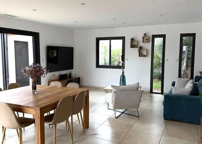 3 Faces Avec Piscine Villa