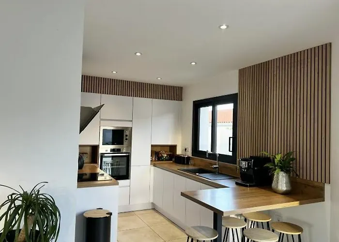 3 Faces Avec Piscine Villa